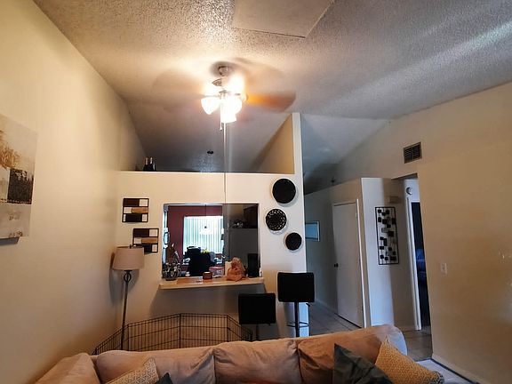 3rd image of 150 Royal Palm Dr APT A