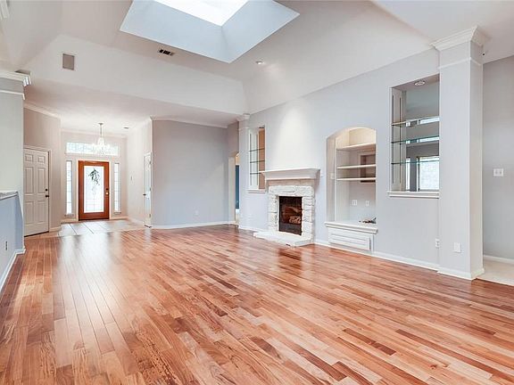 3rd image of 9009 Lantana Way