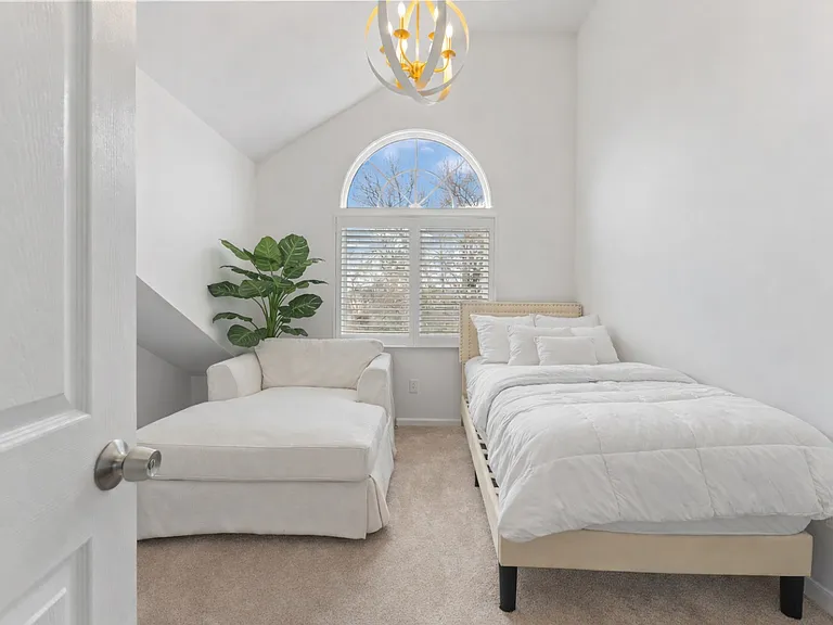 142 Shore Dr — Photo 19