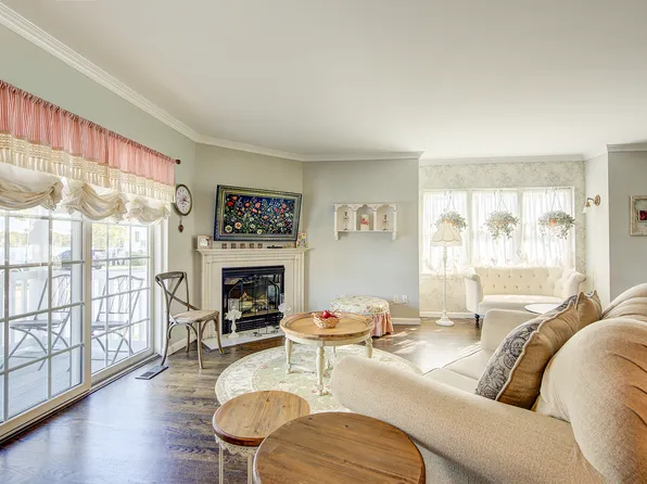 168-03 Powells Cove Boulevard image 13 of 48