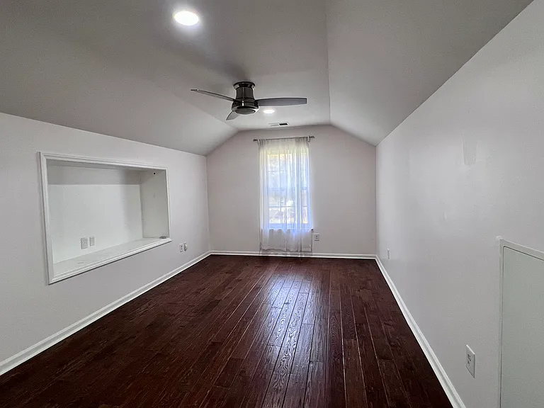 2375 Curecanti Ct — Photo 11