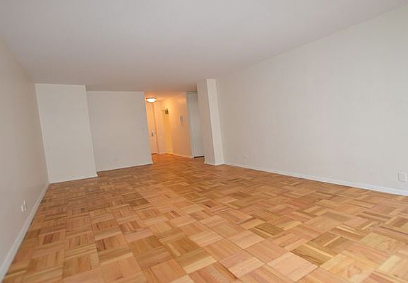 4th image of 333 E 49th St APT 6F