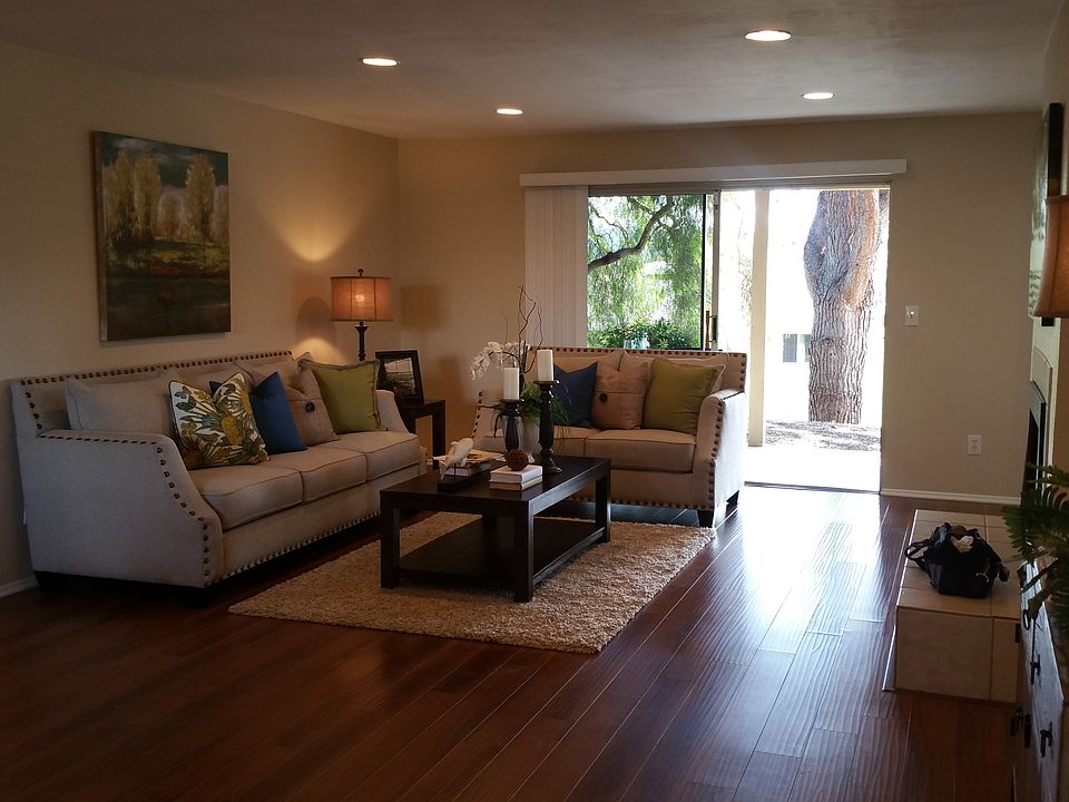 1st image of 914 Knoll Vista Dr
