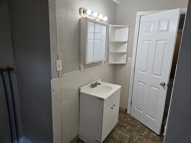 109 Green St #2 — Photo 17