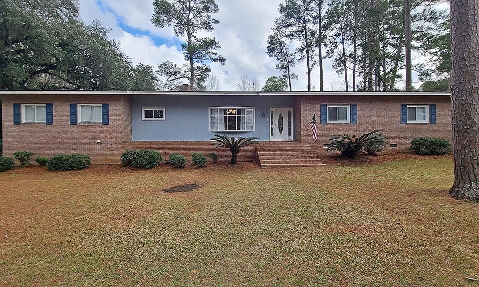 1st image of 2311 Riverhill Dr
