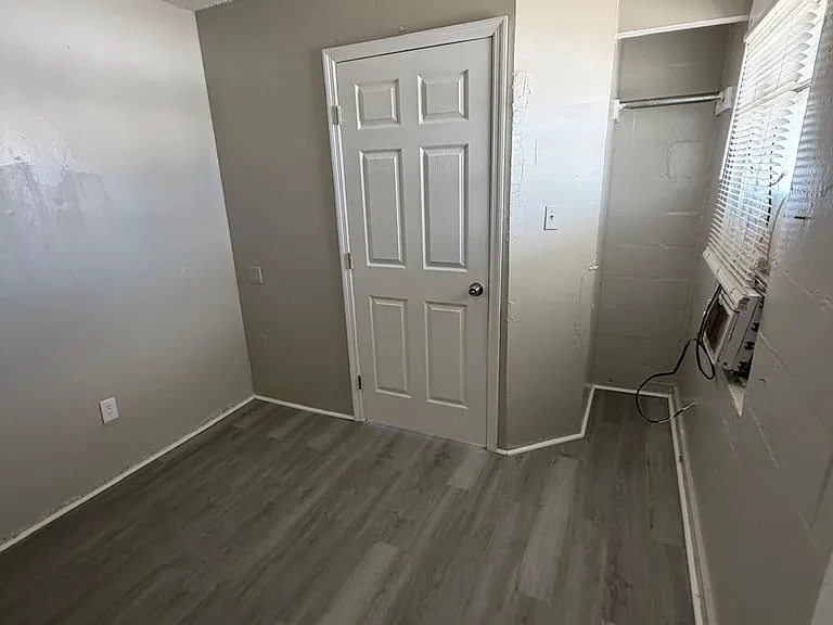 541 Washington Ave #8 — Photo 9
