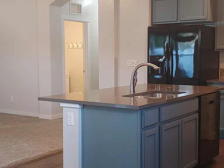 1875 W Deserthawk Dr — Photo 2