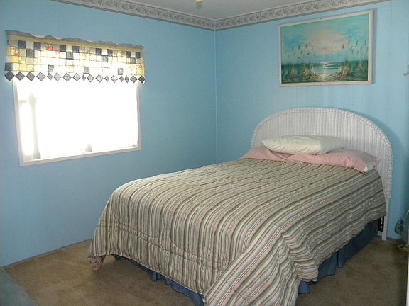 5th image of 16611 Gardenia Dr
