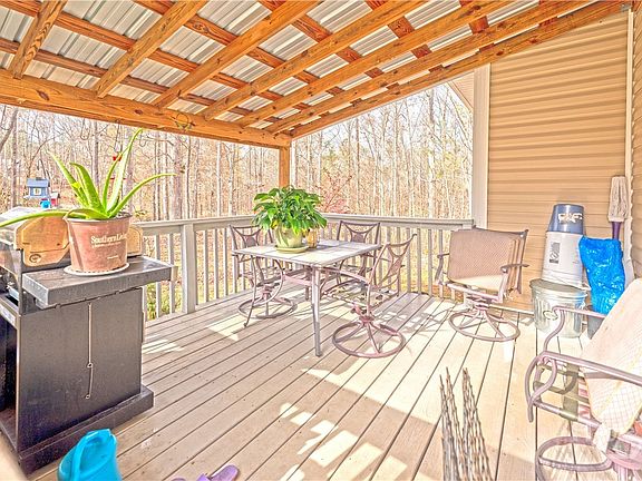 3rd image of 149 Candlestick Drive