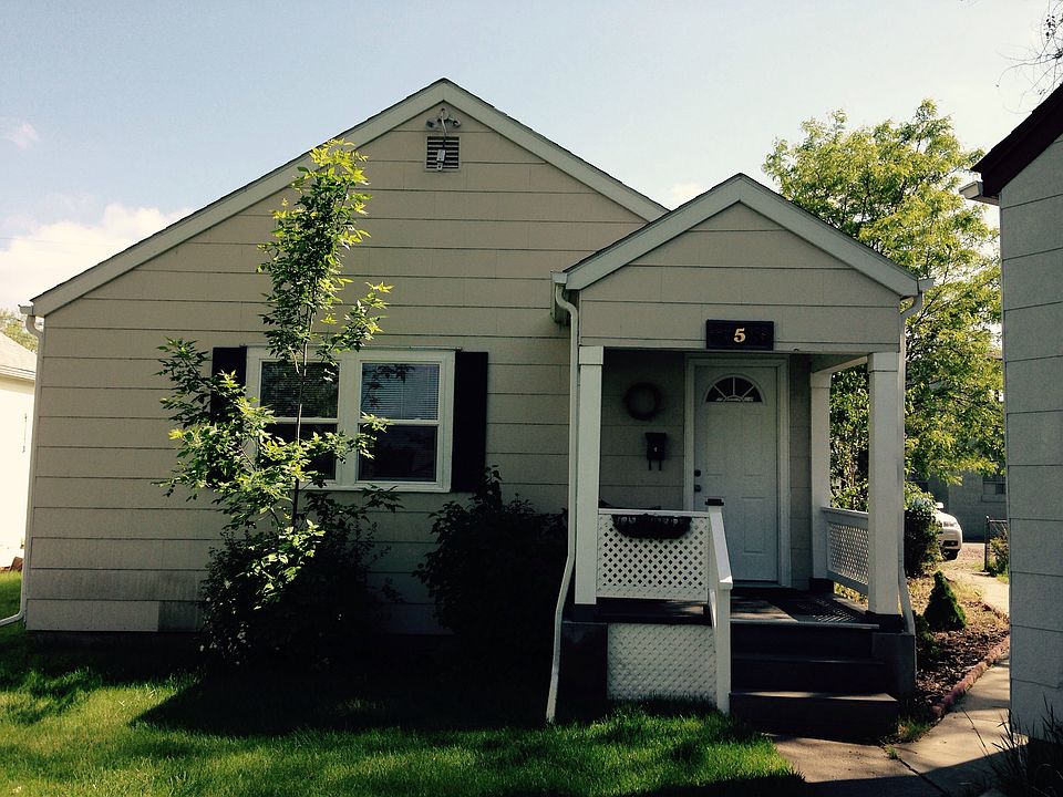 Charming Downtown Bungalow 