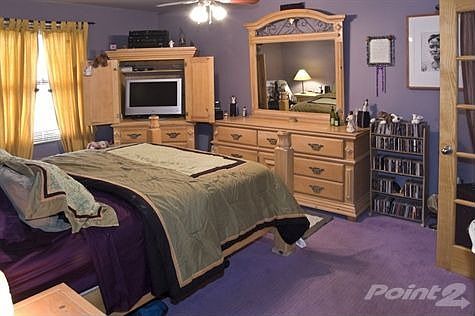 Grand sized Master bedroom