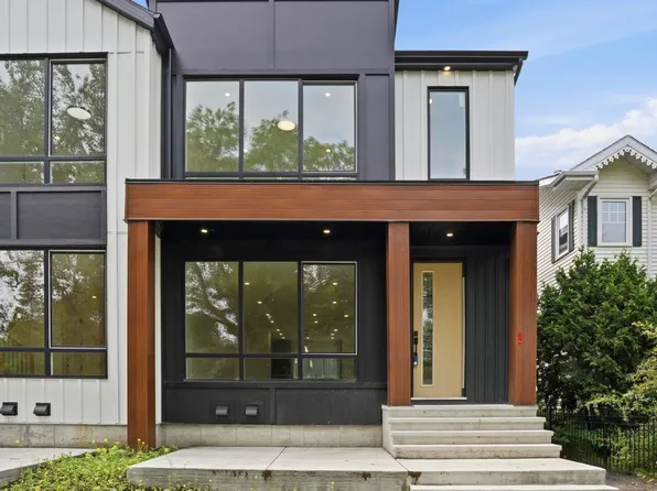 9226 94th St NW, Edmonton, AB T6C 3V5