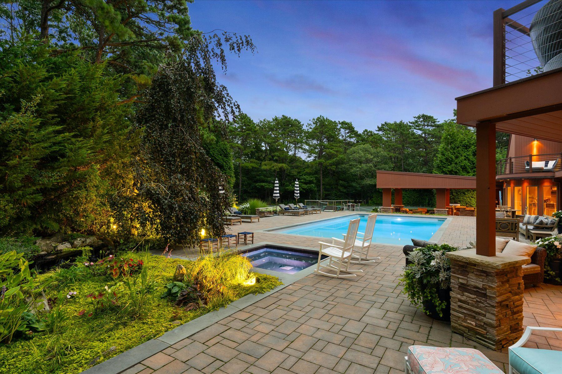 2 Eagle Close, East Quogue, NY 11942 Out East