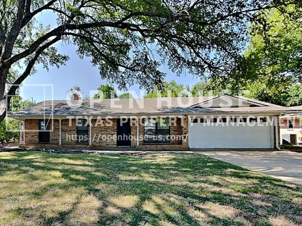2020 Chattanooga Dr, Bedford, TX 76022