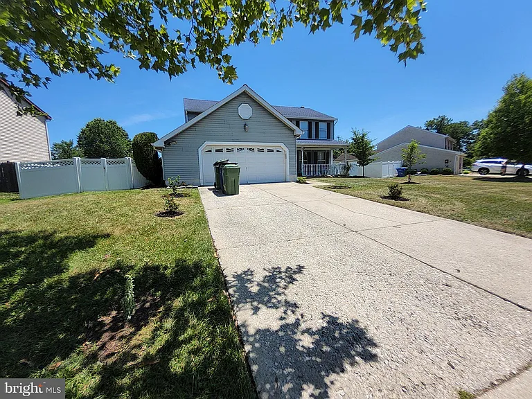 504 Parliament Rd — Photo 28