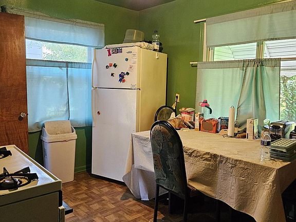 3rd image of 7653 Evergreen Ave
