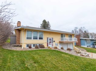 1404 E 33rd St, Sioux Falls, SD 57105