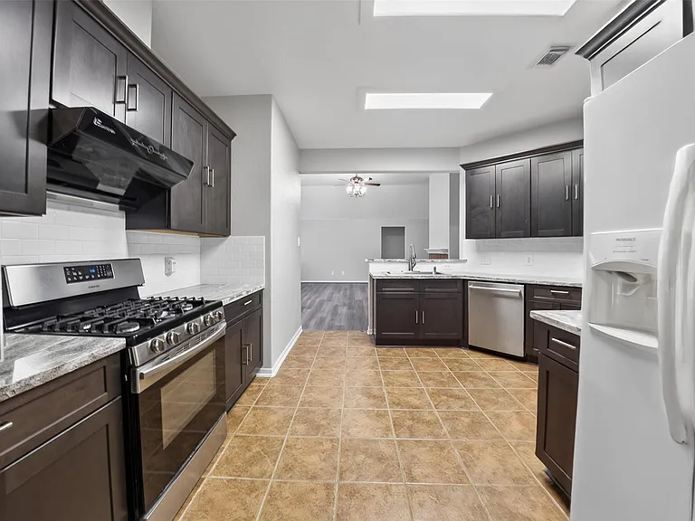 15506 Fir Woods Ln — Photo 10