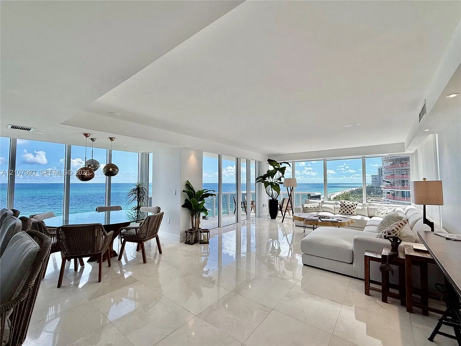 Harbour House — Photo 1