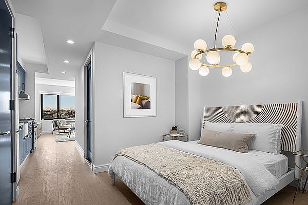 1st image of 475 Clermont Ave #516