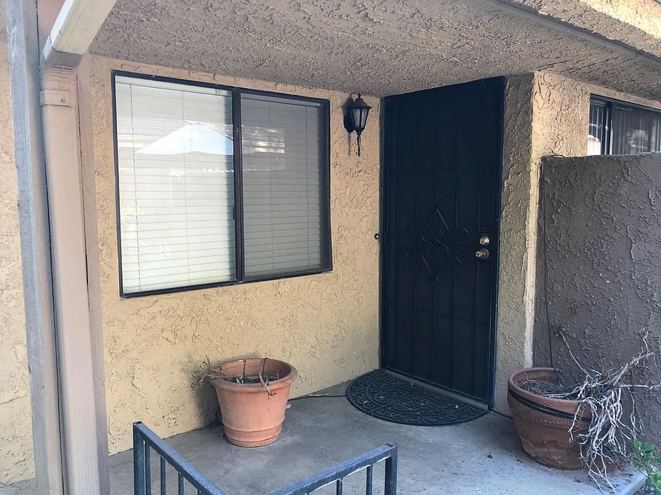 Entry includes small porch