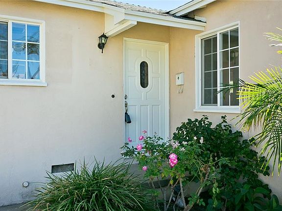 5th image of 8112 Wilkinson Ave