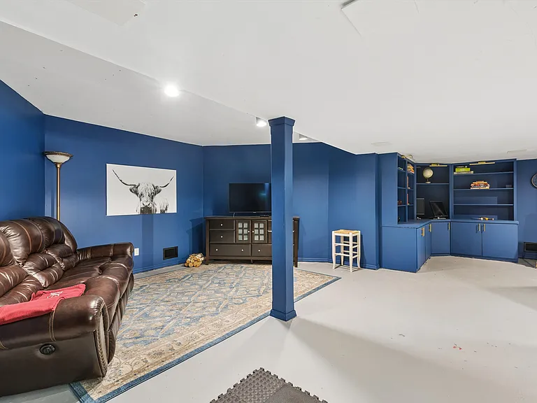 2 Red Creek Cir — Photo 31