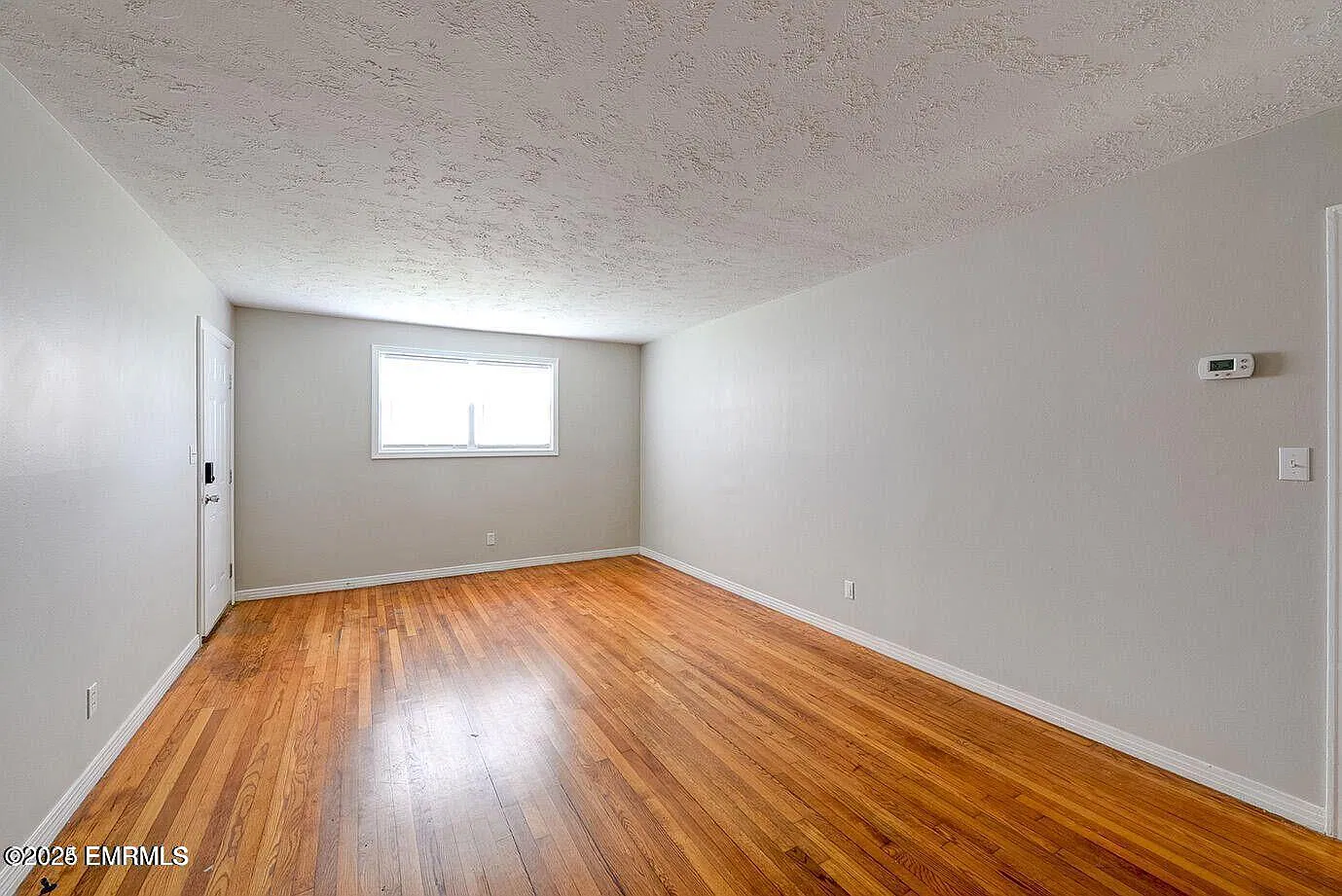 2 bed, 1.0 bath, $900 — Photo 3