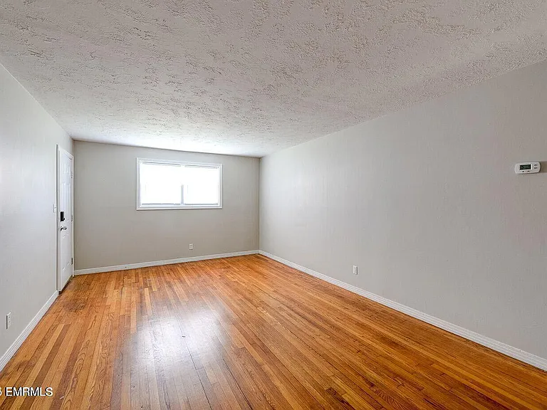 2213 23rd Ave — Photo 3