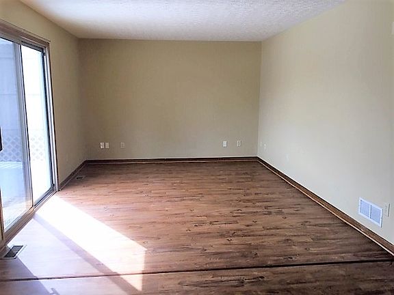 3rd image of 436 Kestrel Dr