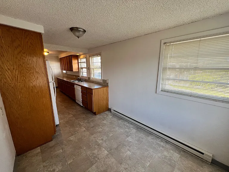 2307 Willamette St — Photo 6
