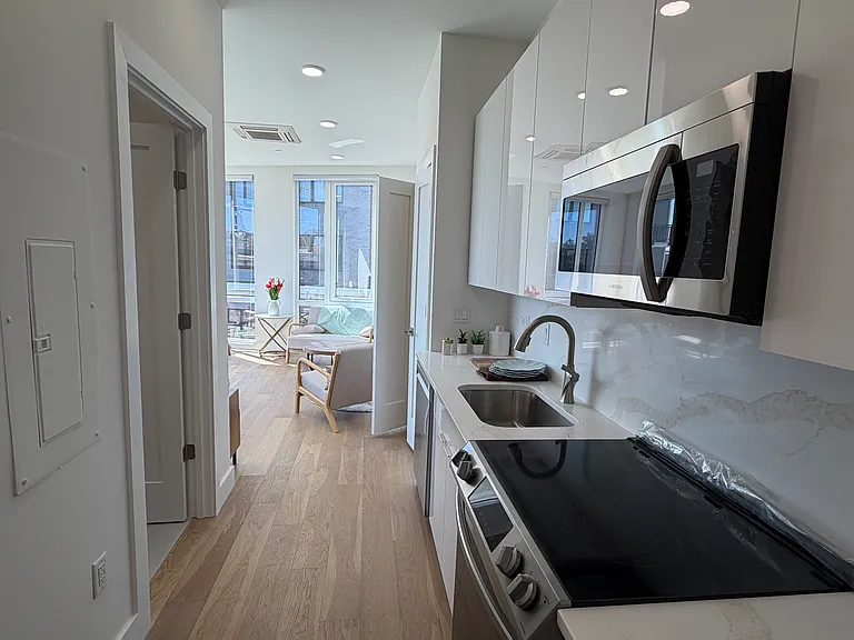 36-38 Hichborn St #201 — Photo 9