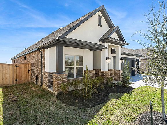 3rd image of 1537 Apache Heights Dr