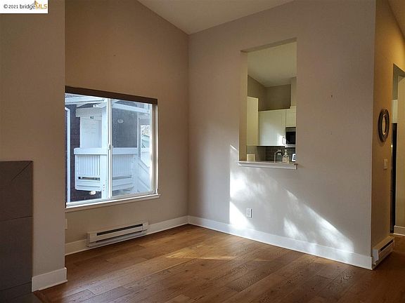 3rd image of 192 Bayside Ct