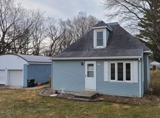 463 Stearns Ave W, Eden Valley, MN 55329