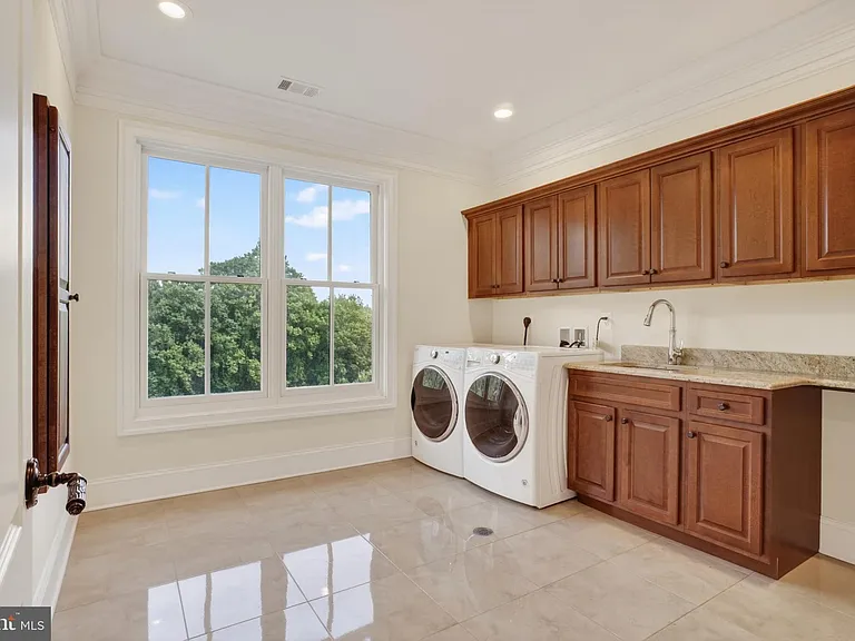 7112 Georgetown Pike — Photo 48