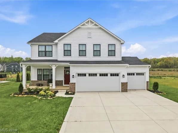 5358 Walnut Ridge Ln, Sheffield Lake, OH 44054
