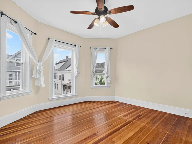 45 Edwin St #2 — Photo 8