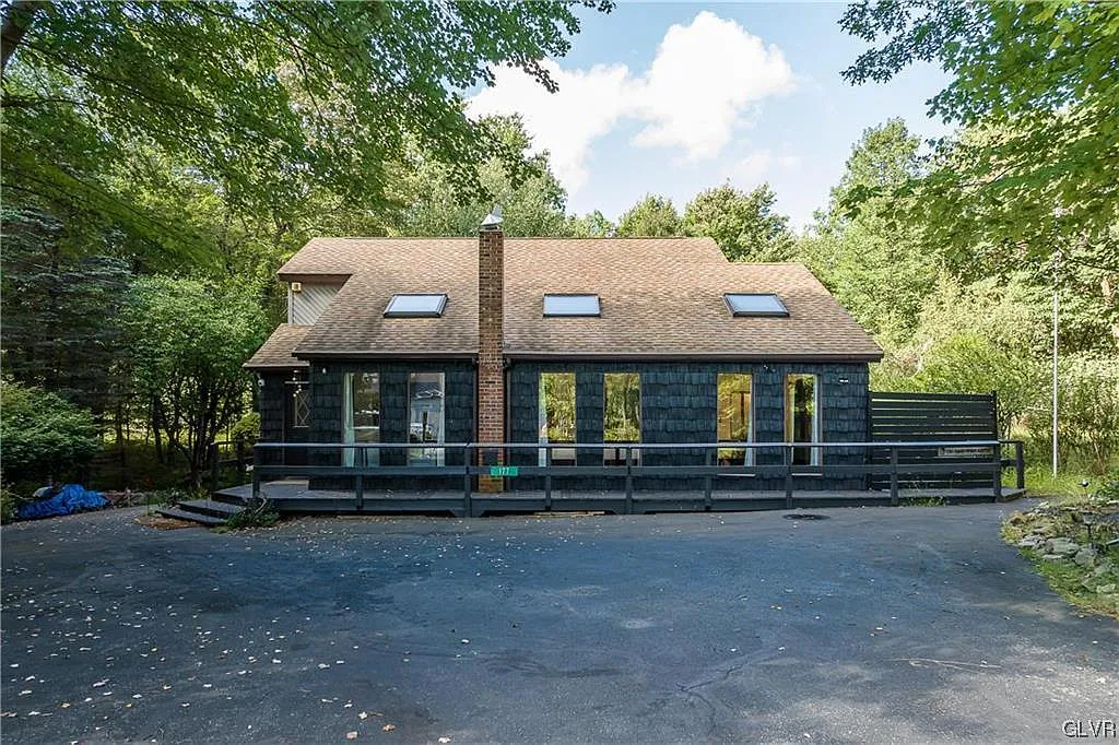 177 Island Dr photo 1