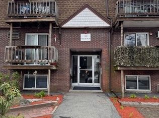144 Thissell Ave UNIT 10, Dracut, MA 01826