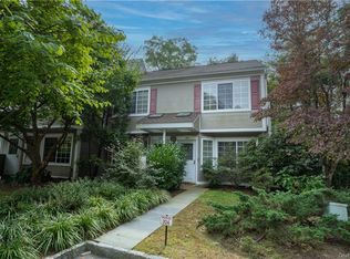 203 Park Ridge Ln UNIT 203, White Plains, NY 10603