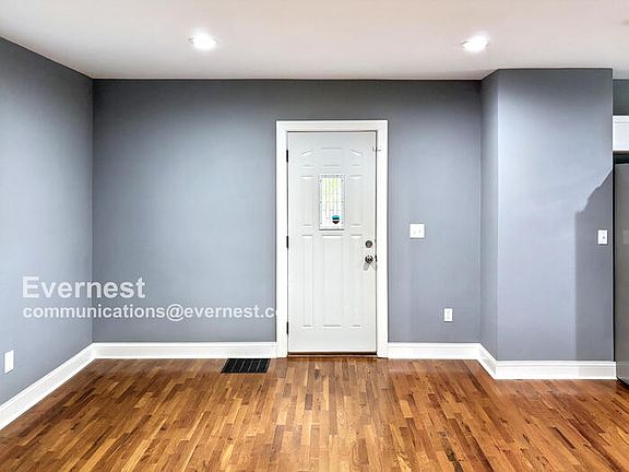 4th image of 686 S Ogden Ave