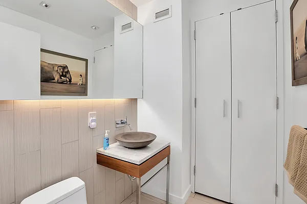 Sold by Compass | media 6