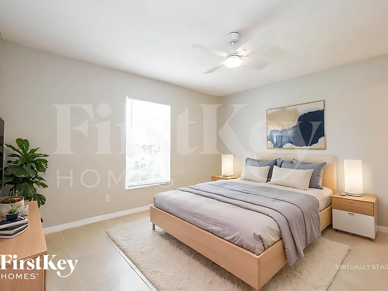 882 Trumbull St — Photo 11