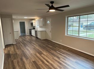 303 Shady Ln, Whitehouse, TX 75791