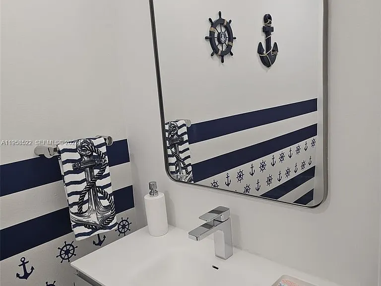 6515 Collins Ave #901 — Photo 28