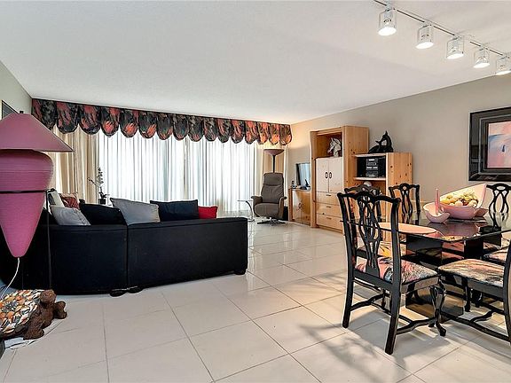 4th image of 4020 Galt Ocean Drive #610