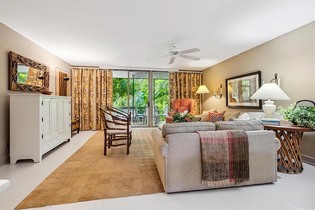 2 bed, 2.0 bath, 1640 sqft, $4,200 — Photo 3
