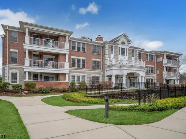 67 Four Seasons Dr #67, North Caldwell Boro, NJ 07006