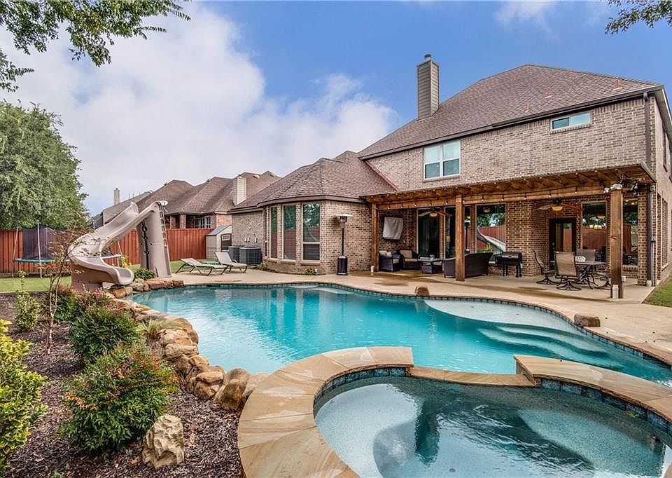 1st image of 430 Willowview Dr